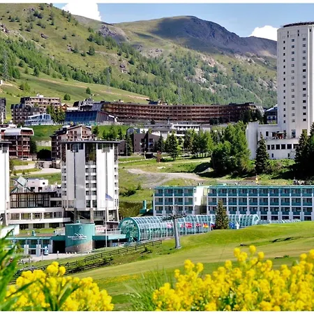 Hermitage - Close To Pistes - Happy